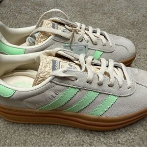 adidas Originals Women’s Gazelle Suede Sneakers in Mint and Gum 5Y 6W